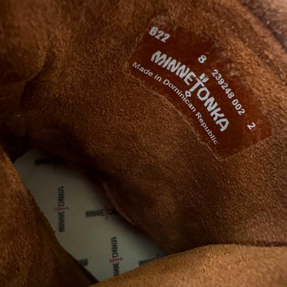 NEVER WORN MINNETONKA 622 MOCCASINS - Picture 3 of 4